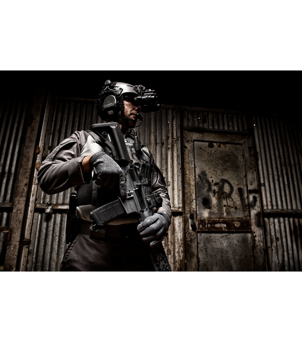 Feuerwaffe, Gewehr, Handschuh, Handfeuerwaffe, Person