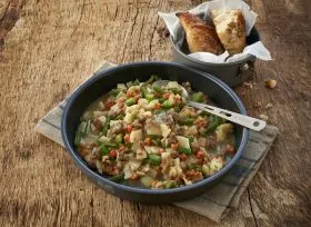 Trek'n Eat - Deftiger Kartoffeltopf mit Rind und Bohnen