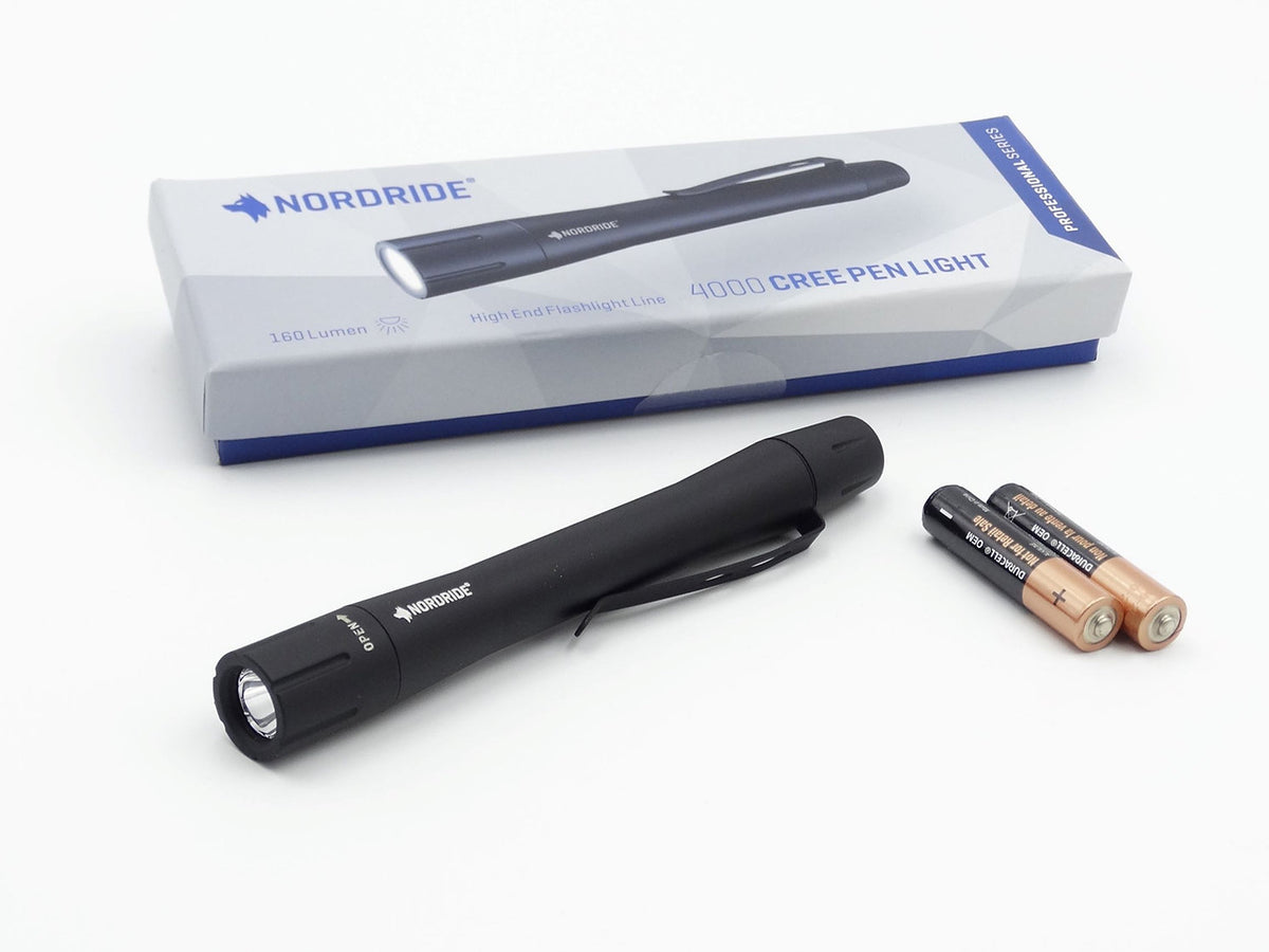 Lampe, Stift, Dynamit, Waffe