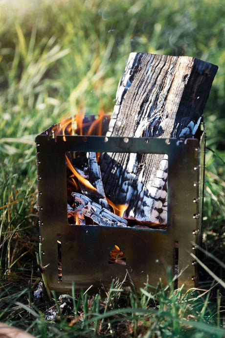 Feuerstelle, Holzfeuer, Holzkohle, Grillofen, Outdoor Feuer