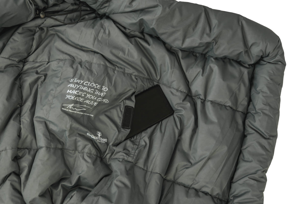 Pufferjacke, Grau, Kapuze, gequiltet, Brustinnentasche